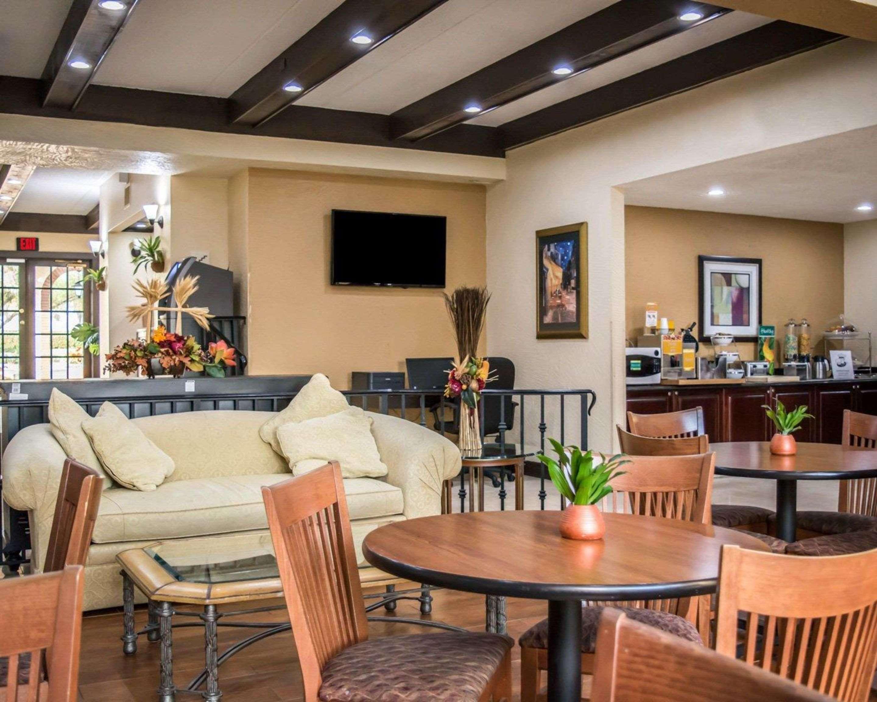 Clarion Pointe Tampa-brandon Near Fairgrounds And Casino Hotel Mango