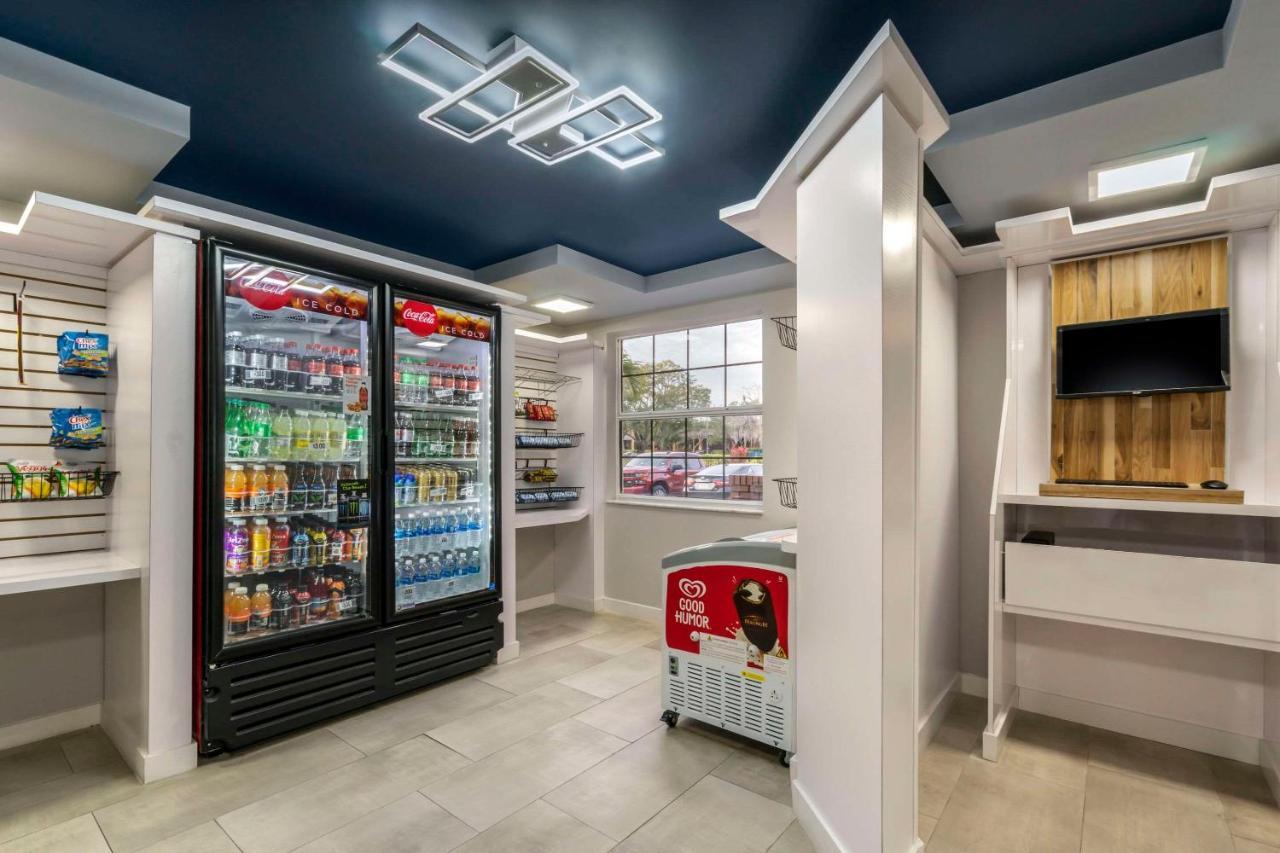 Clarion Pointe Tampa-brandon Near Fairgrounds And Casino Mango