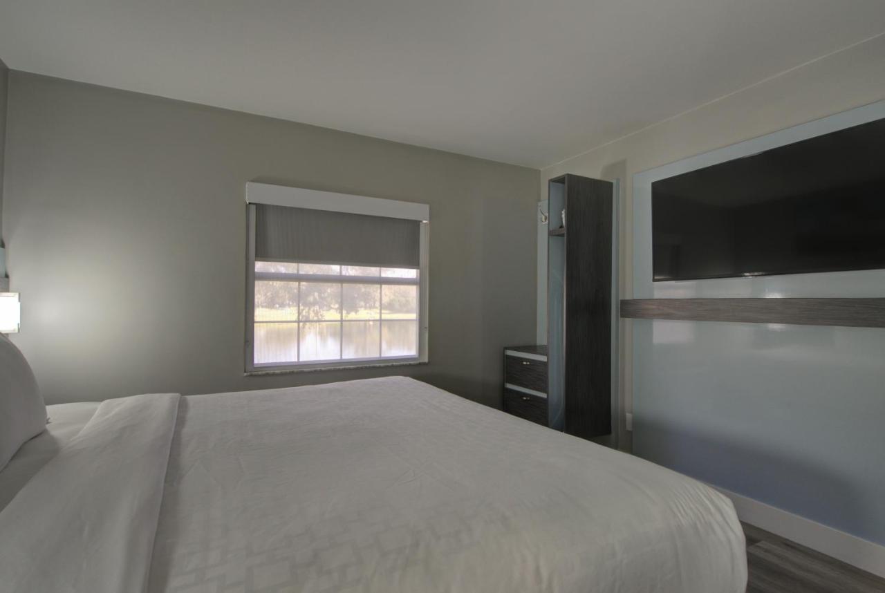 Clarion Pointe Tampa-brandon Near Fairgrounds And Casino Mango
